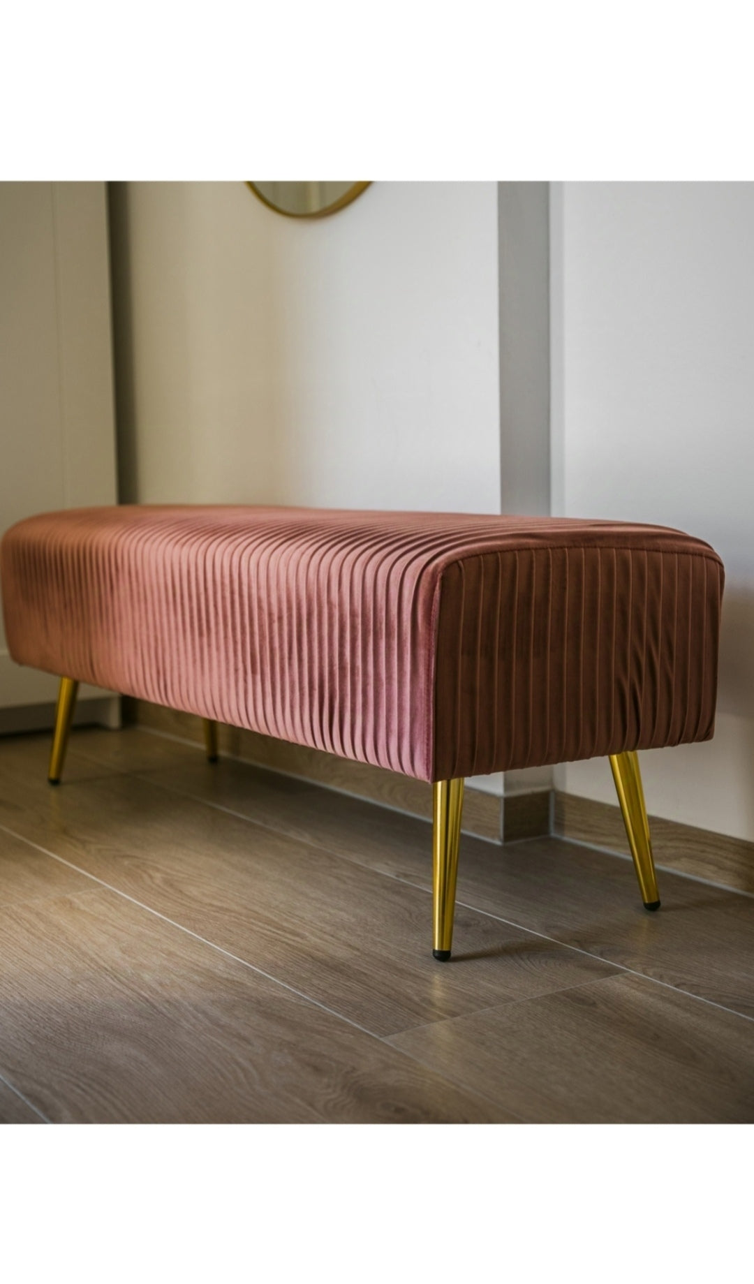 Banco de terciopelo rosa/dorado