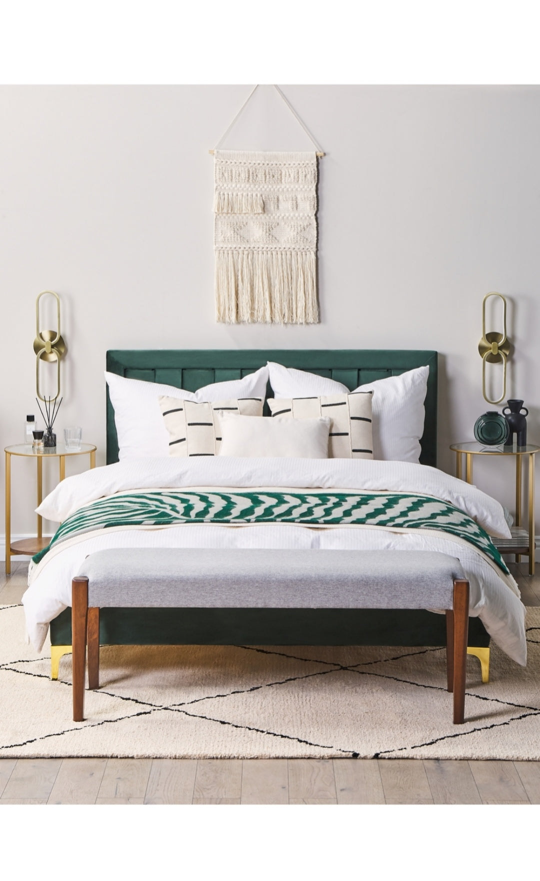 Cama con somier de terciopelo verde oscuro