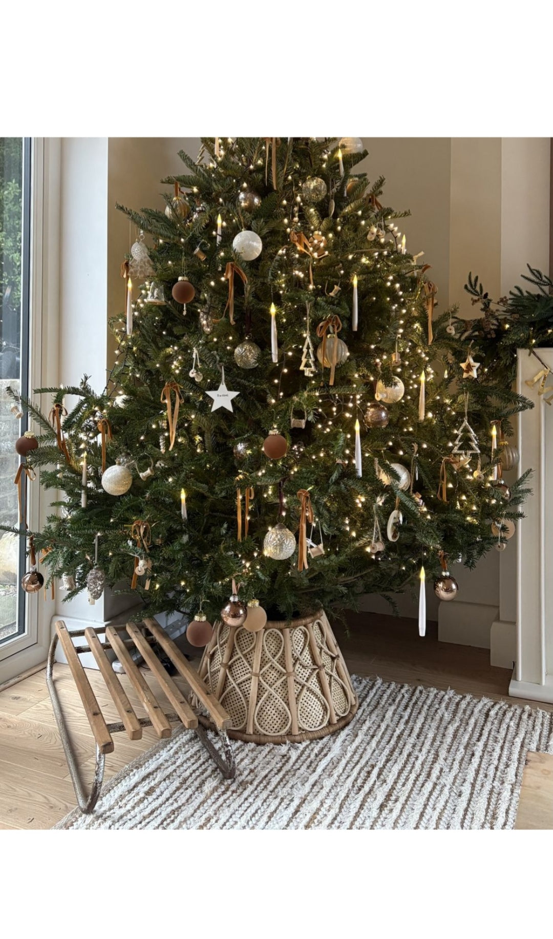 Base de árbol de navidad de ratán
