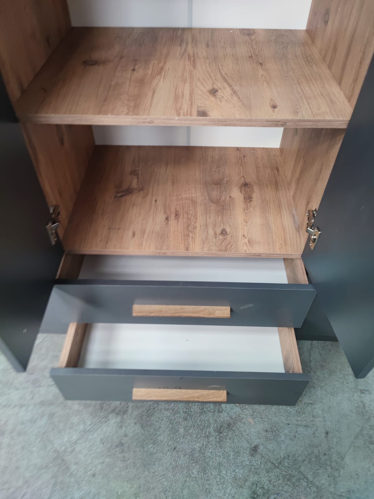 Armario Okazo 6 puertas gris oscuro o Blanco/madera.