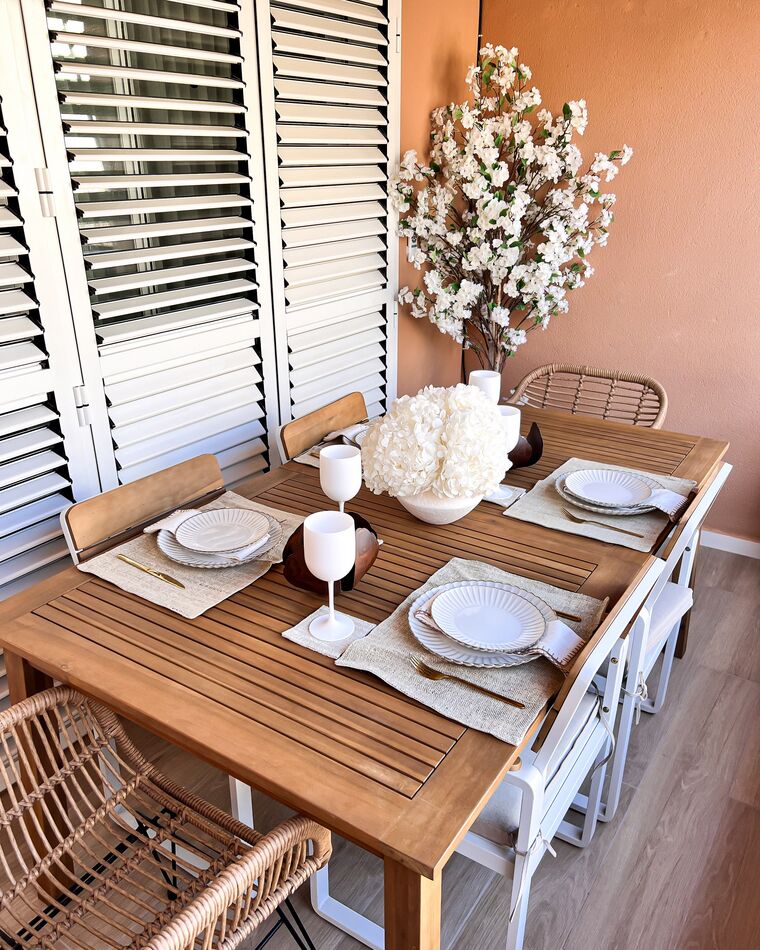 Mesa de jardín extensible de madera de acacia clara 180/240 x 100 cm