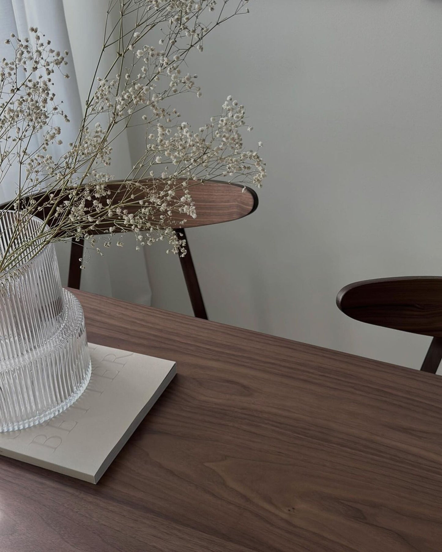 Mesa de comedor madera oscura 150 x 90 cm