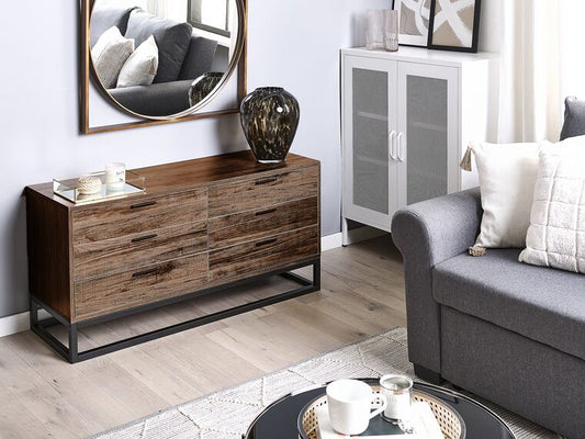 Cómoda madera oscura