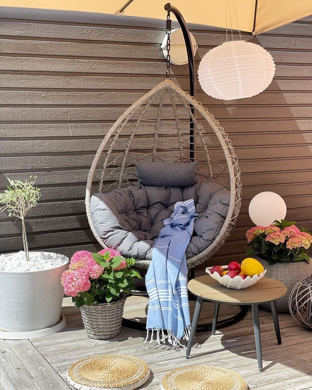 Silla colgante con soporte de ratán gris pardo/negro