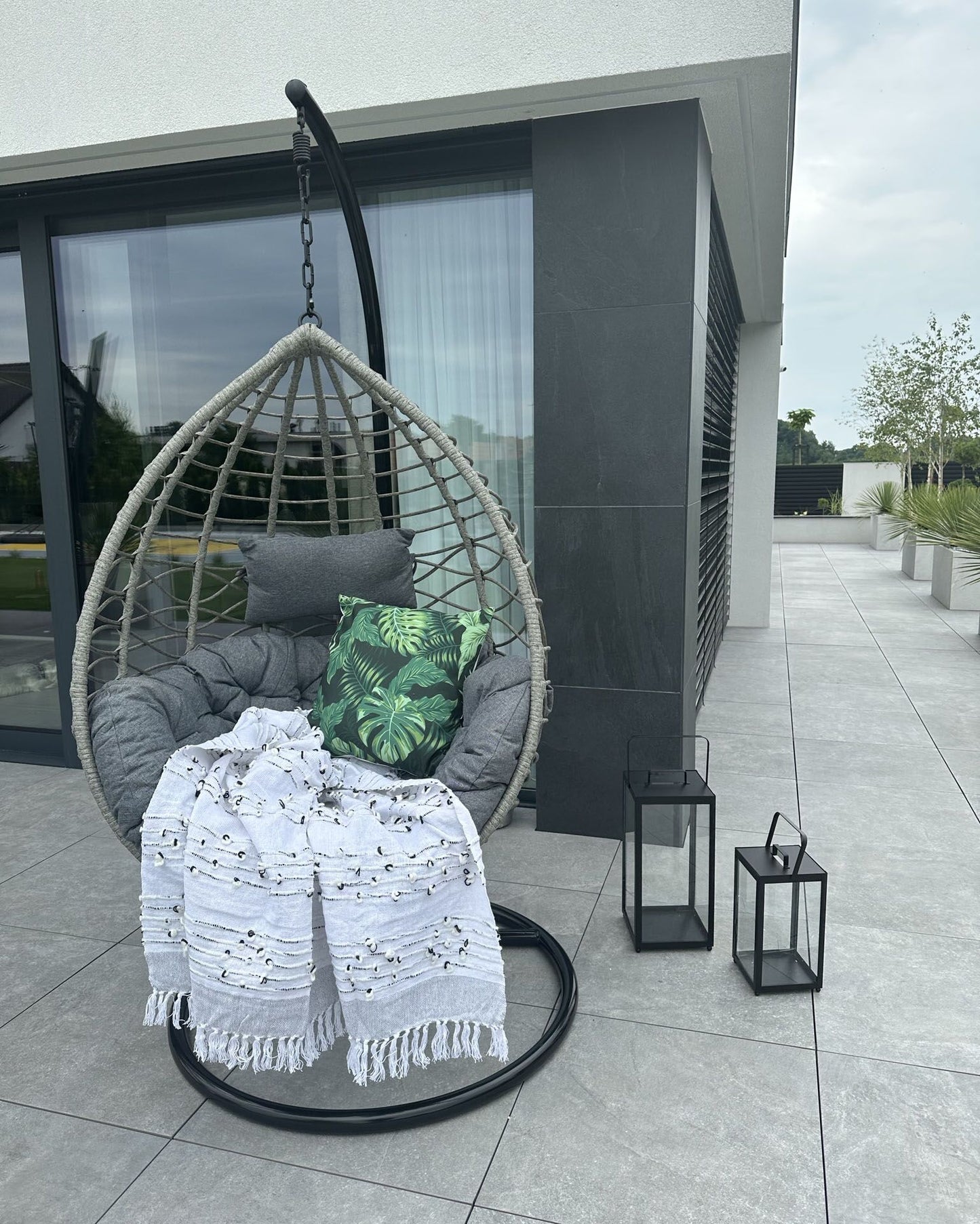 Silla colgante con soporte de ratán gris pardo/negro
