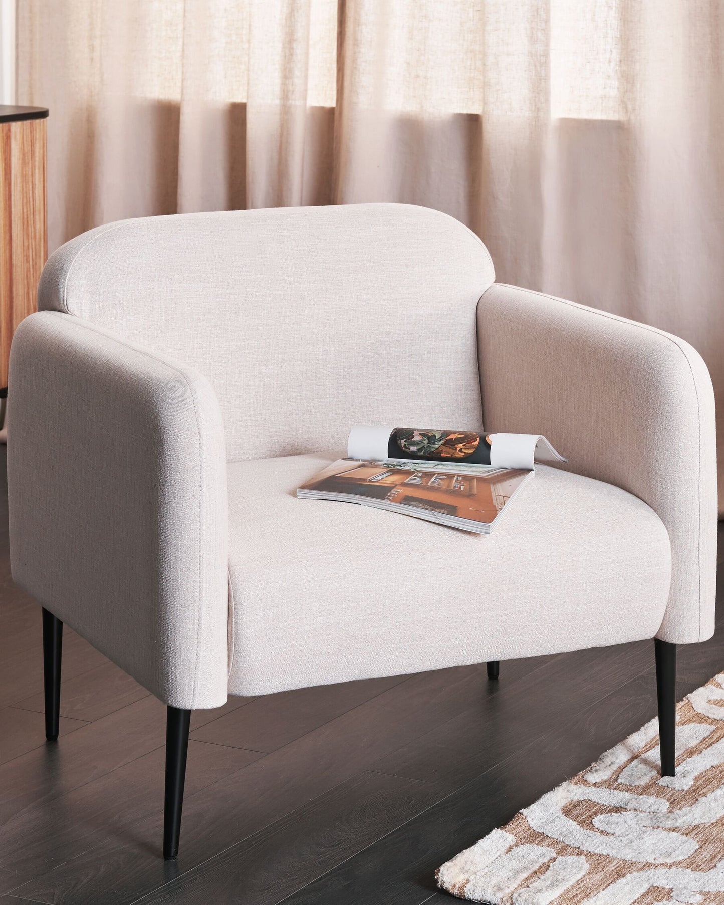 Sillón de tela Gris pardo