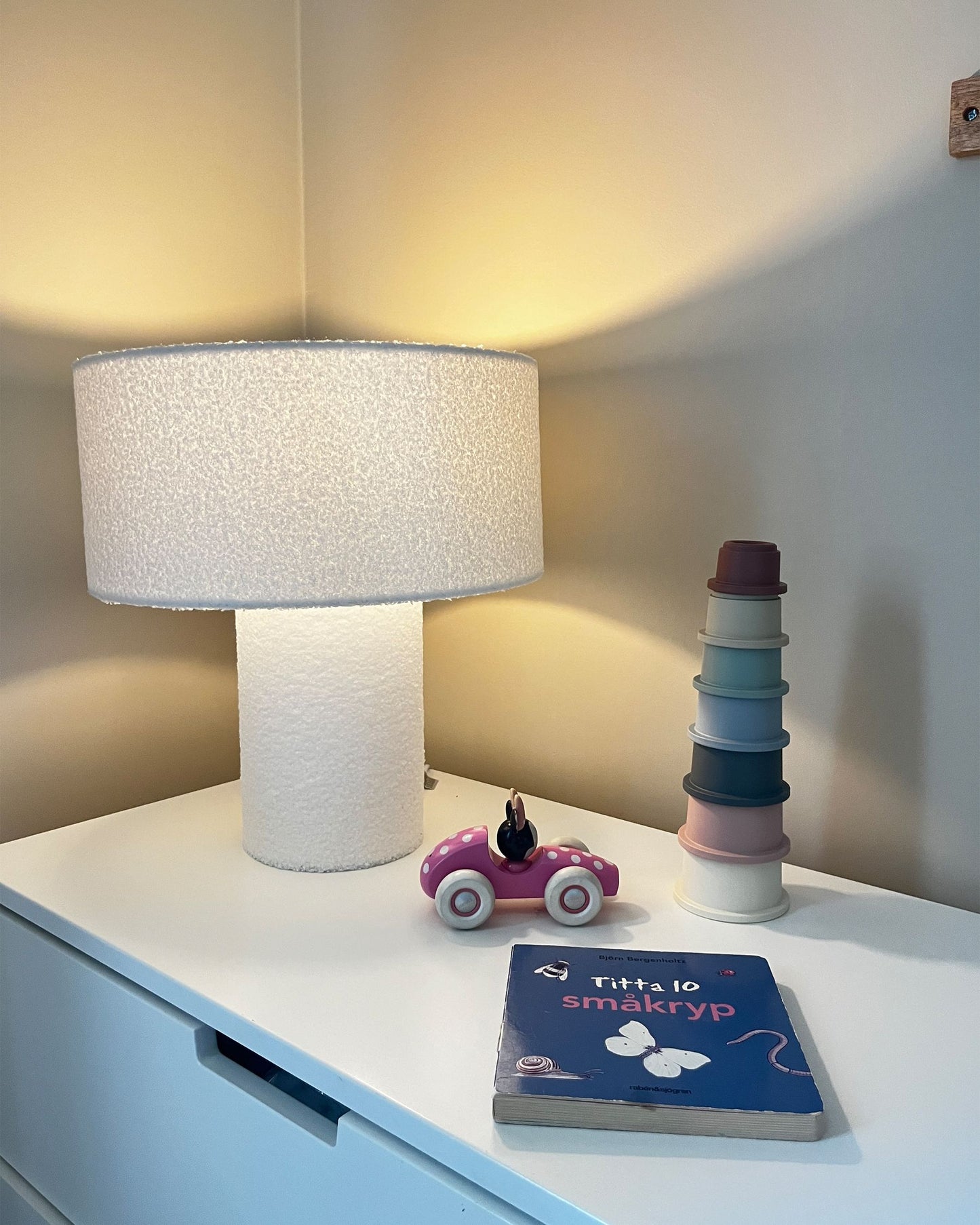 Lámpara de mesa de bouclé blanco